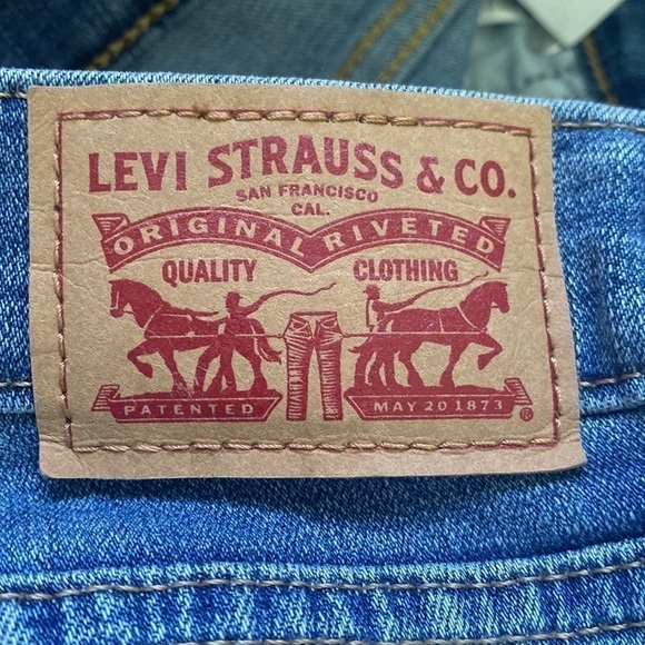 LEVI'S Womens 711 Mid-Rise Skinny Denim Jeans • Medium Wash • 28 W x 32 L - Picture 8 of 10